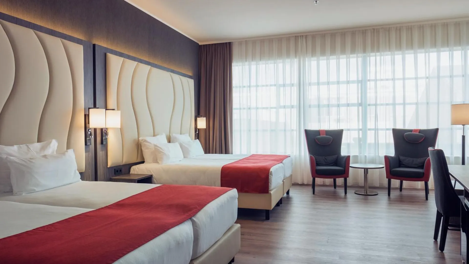 Plaza Premium Den Haag City Center 4*, Haga Holandia