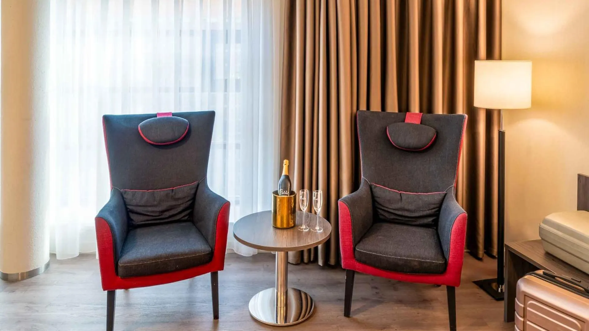 Plaza Premium Den Haag City Center
