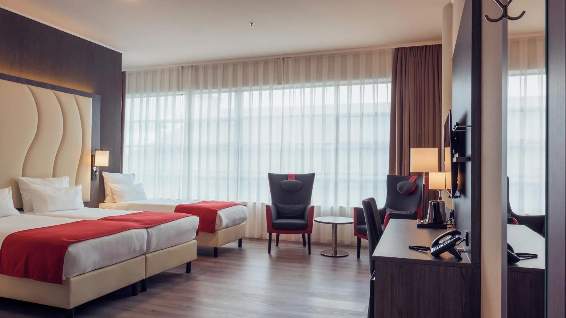 Plaza Premium Den Haag City Center 4*,  Holland